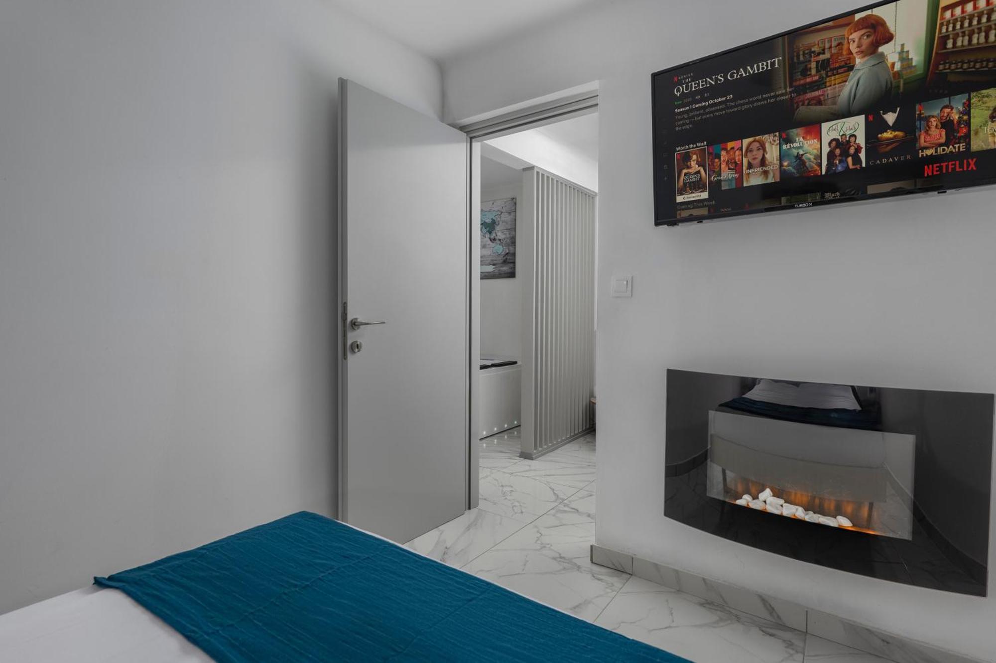 Premium Jacuzzi Suite At The City Center, By Aqua Platinum سالونيك المظهر الخارجي الصورة