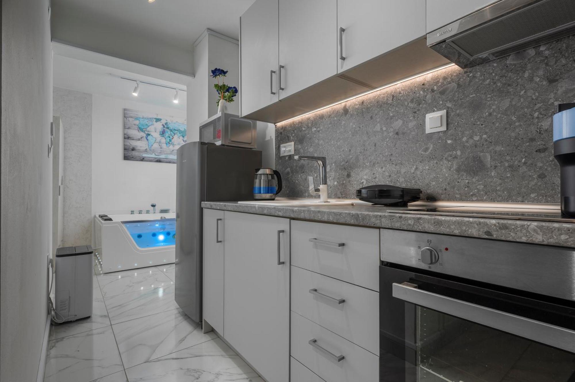 Premium Jacuzzi Suite At The City Center, By Aqua Platinum سالونيك المظهر الخارجي الصورة